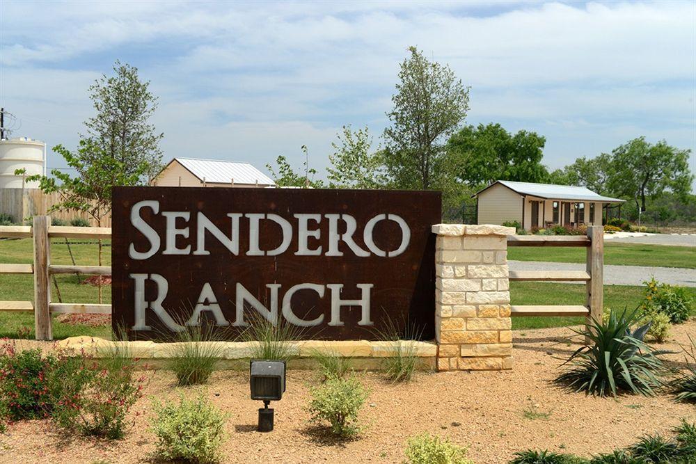 Hotel Sendero Ranch à Pearsall Extérieur photo